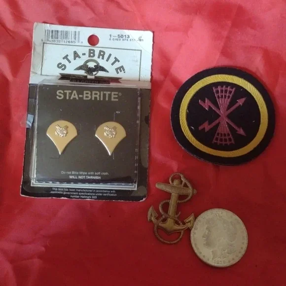 Military Patch&Pin - Picture 1 of 3